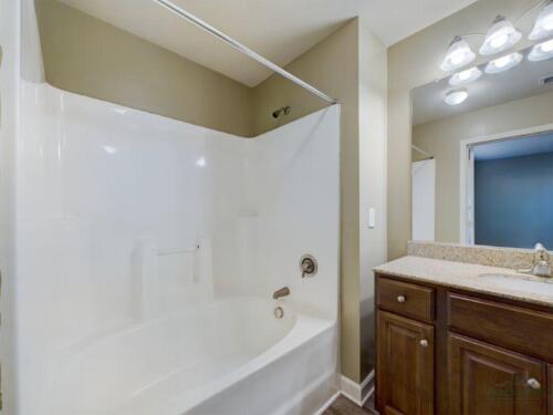 Two-Bedroom-Apartments-in-Fayetteville-North Carolina-Bathroom-Shower-with-Tub