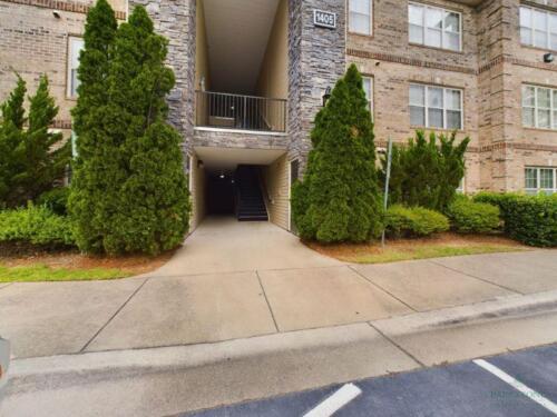 Two-Bedroom-Apartments-in-Fayetteville-North Carolina-Apartment-Building-Exterior