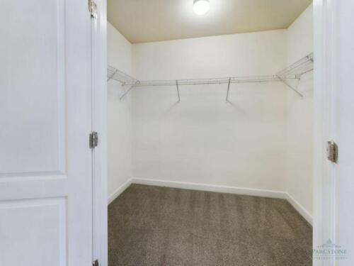 Two-Bedroom-Apartments-in-Fayetteville-North Carolina-Huge-Walk-In-Closet